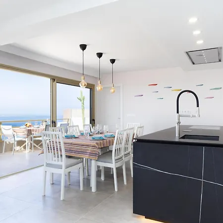 Luxueux Bord De Avec Terrasses, Clim Et Wi-fi A Tenerife